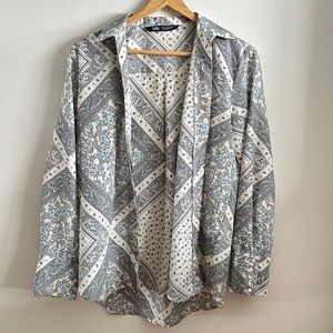Zara Gray and White Patterned blouse